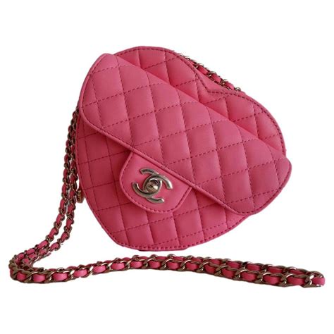 borsa chanel cuore rosa